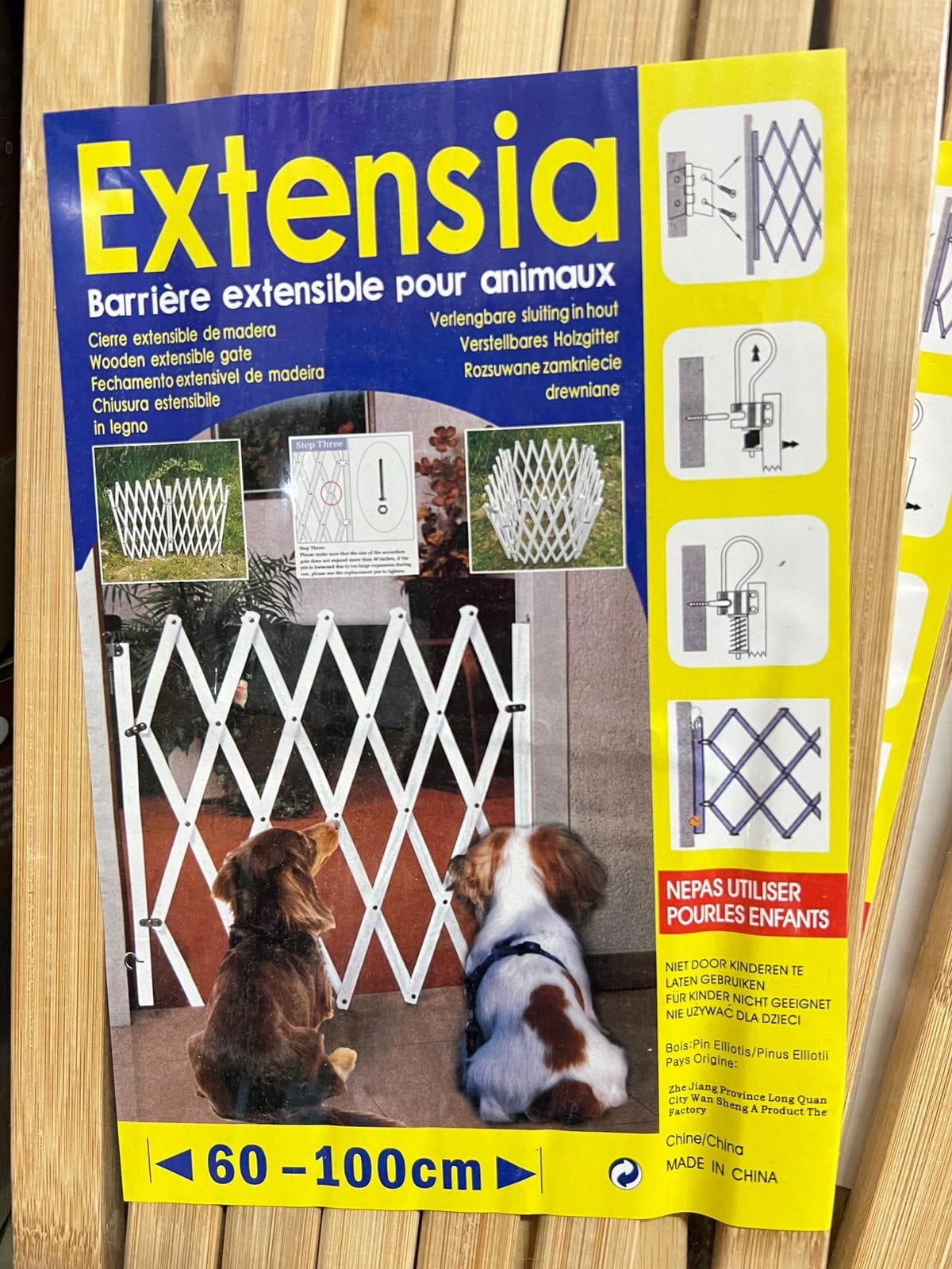 Expandable Accordion Dog Gate Wooden Pet Folding Fence Isolation Protection Gate - Image 3