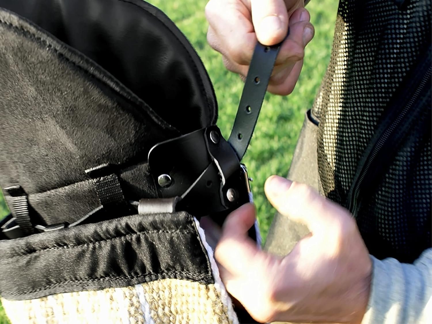 Dingo Gear Universal Bite Sleeve Soft Bite Bar, Black, 1.1 kg - Image 3